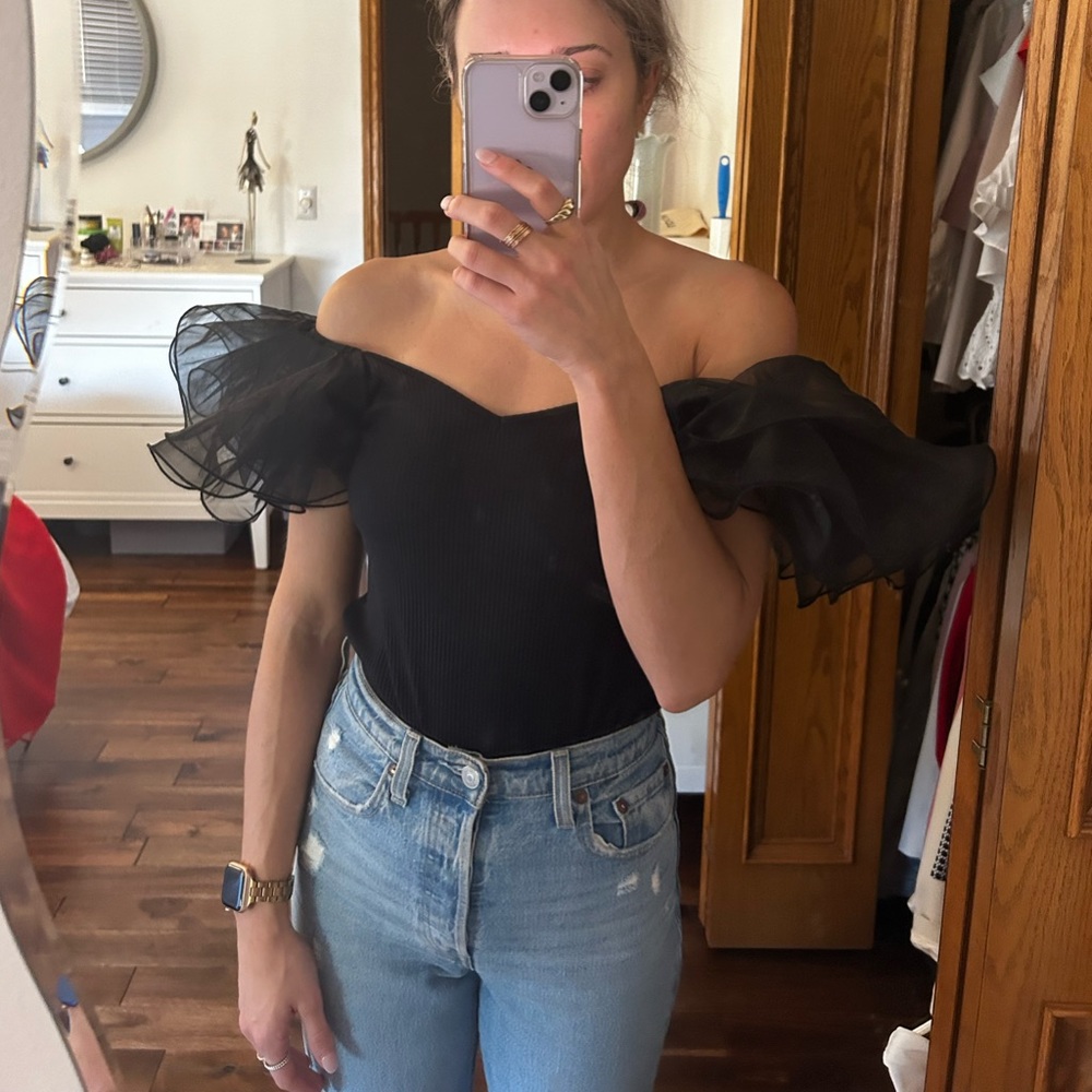 Statement sleeve top